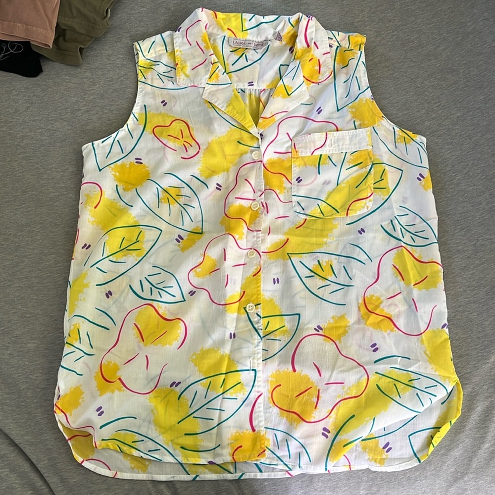 Vintage Sleeveless Button Up Floral Shirt